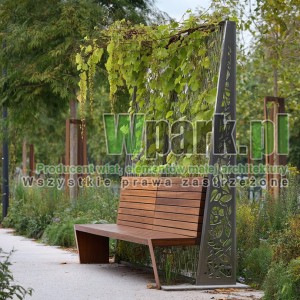 Ławka miejska z konstrukcją na pnącza 